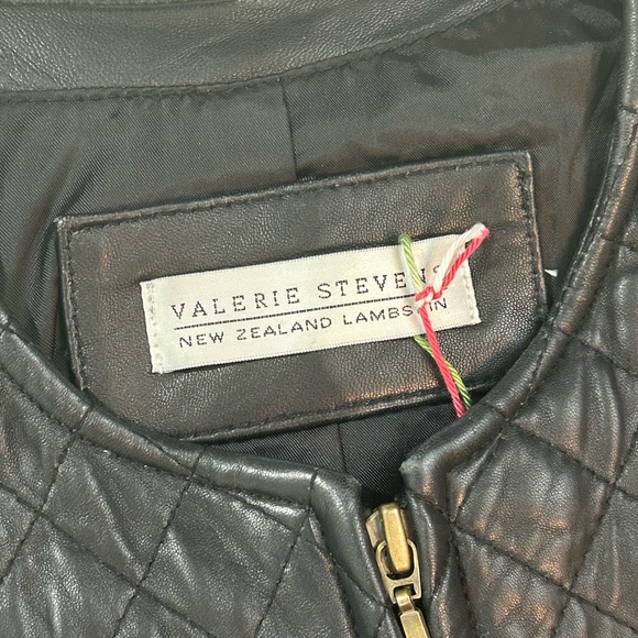 *SOLD* Valerie Steven’s lamb skin leather vest - Picture 3 of 8